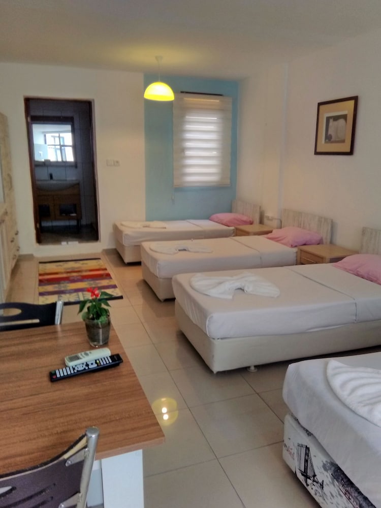 Family Room, Hill View (Comfort)