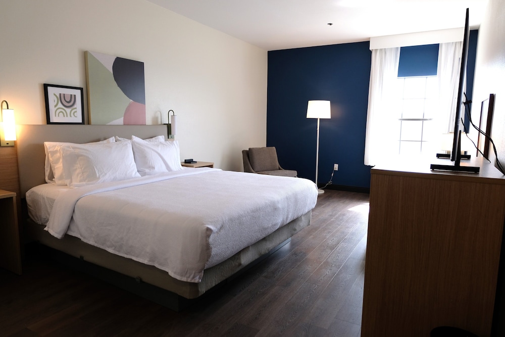 Room, 1 King Bed - Photo 1
