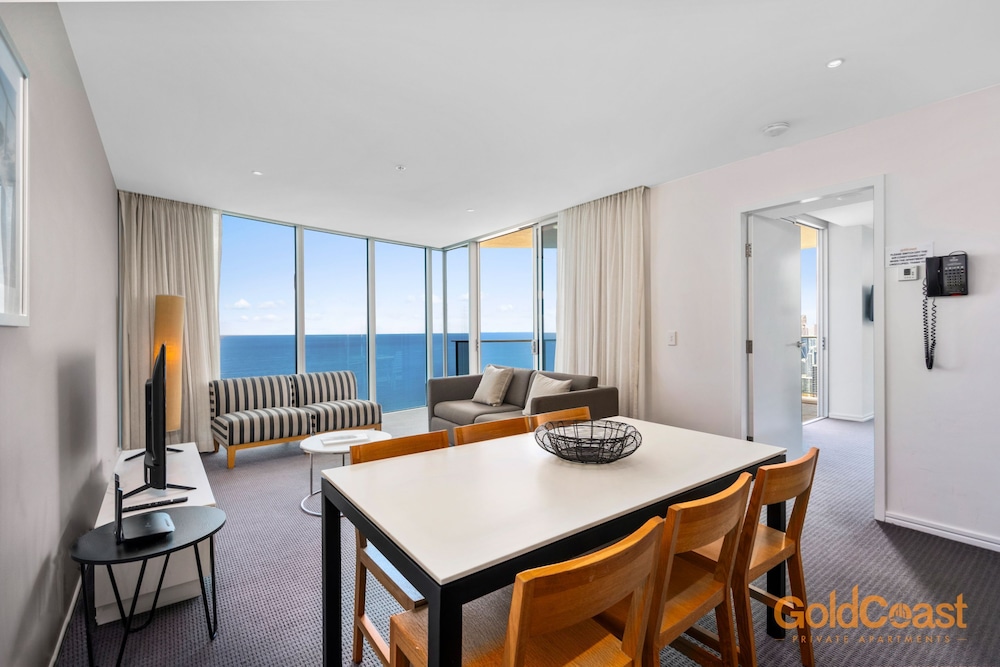 2-Bed Sub Penthouse Apartment Ocean View photo 3