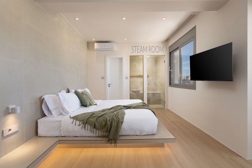 Suite with Private Steam Room