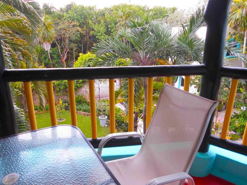 Classic Apartment, Balcony, Garden View photo 2
