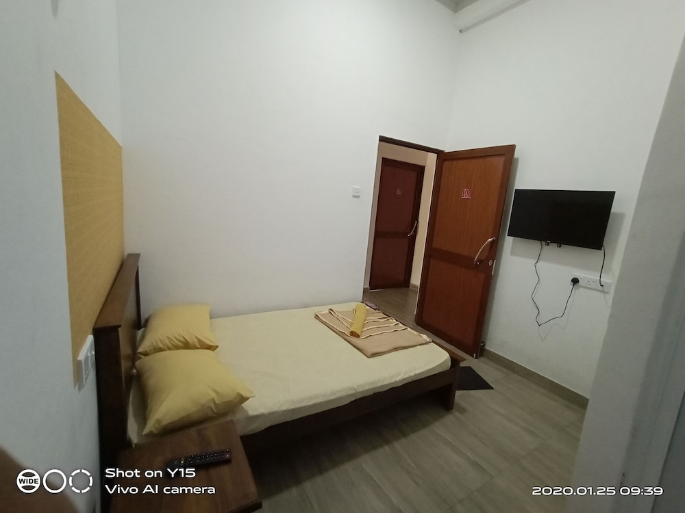 Basic Double Room, 1 Double Bed