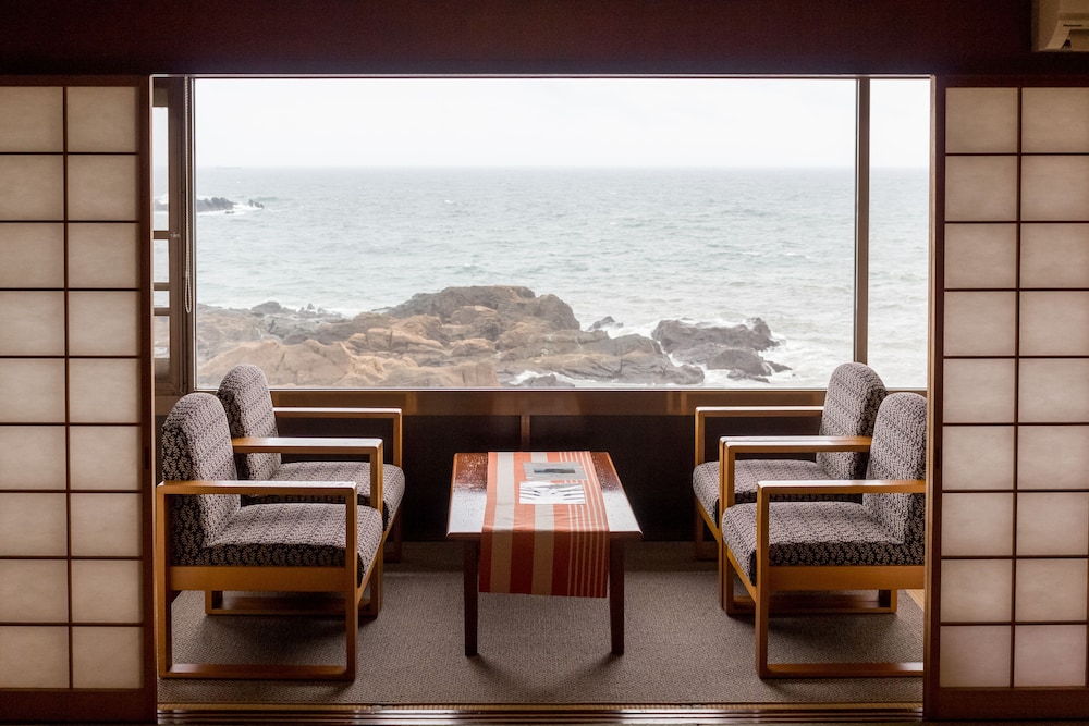 Japanese Style Room for 3 Guests, Shared Bathroom, Ocean View photo 3