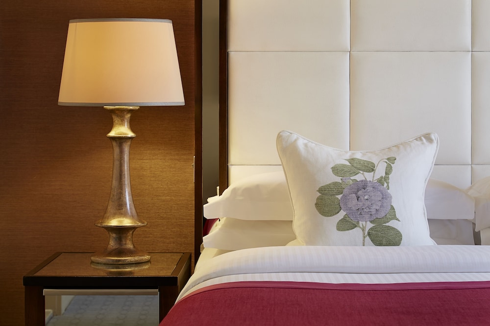 Superior Room, 1 Queen Bed photo 3