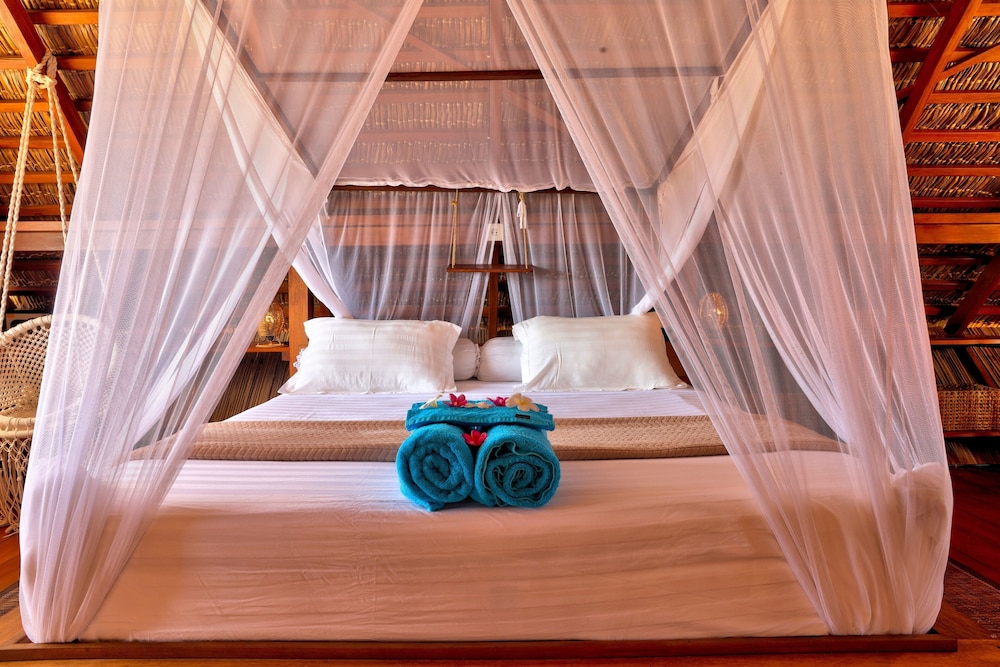 Deluxe Cottage, 1 Queen Bed, Pool View, Garden Area photo 1