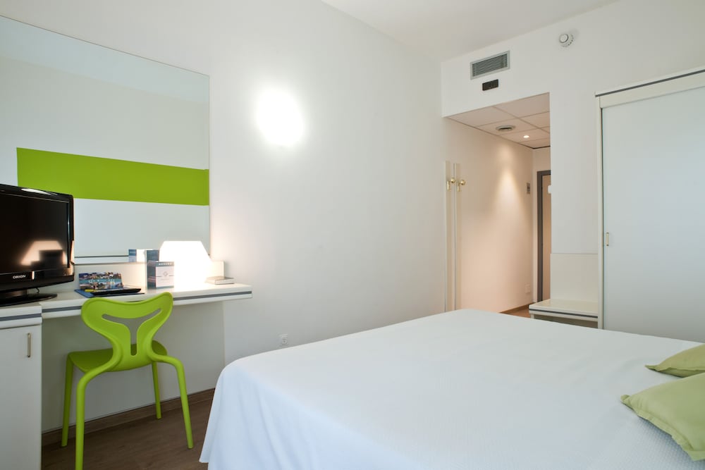 Standard Double Room, Balcony photo 3