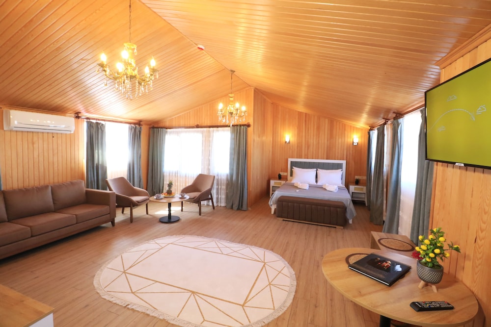 Honeymoon Loft photo 2