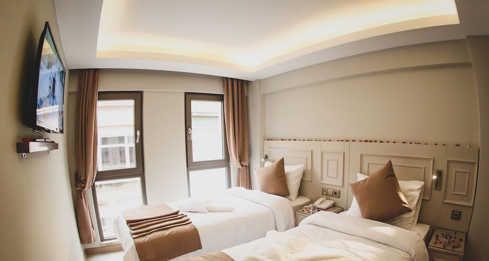 Economy Twin Room photo 3