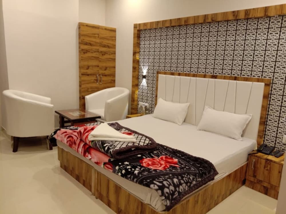 Deluxe Double Room, Multiple Bedrooms, City View