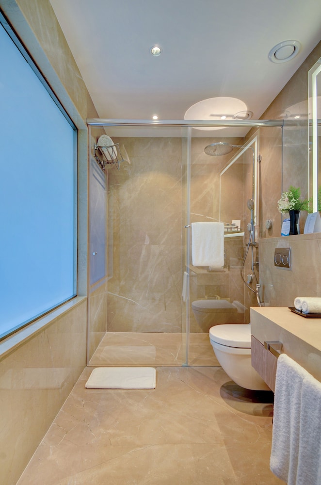 Suite, City View - Photo 6