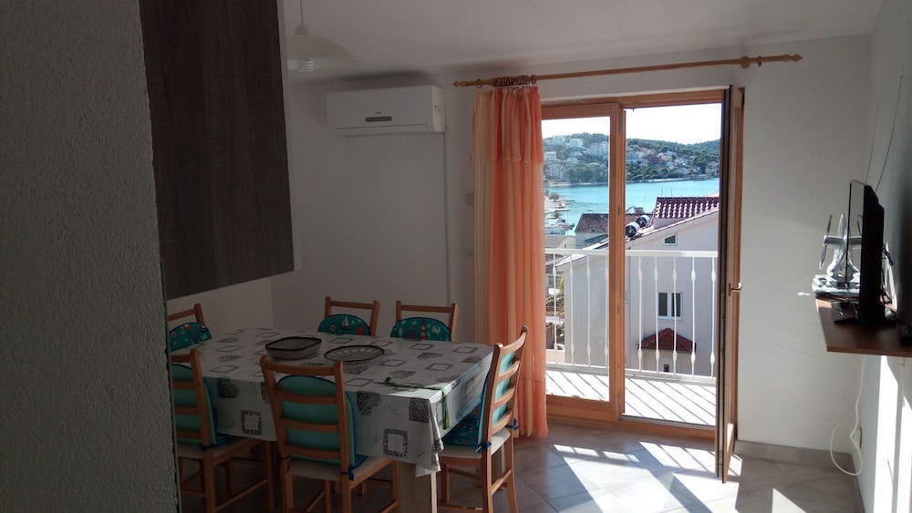 Apartment (Marijica - 100m from the beach - A2(6) photo 2