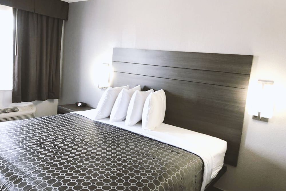 Comfort Room, 1 King Bed, Non Smoking