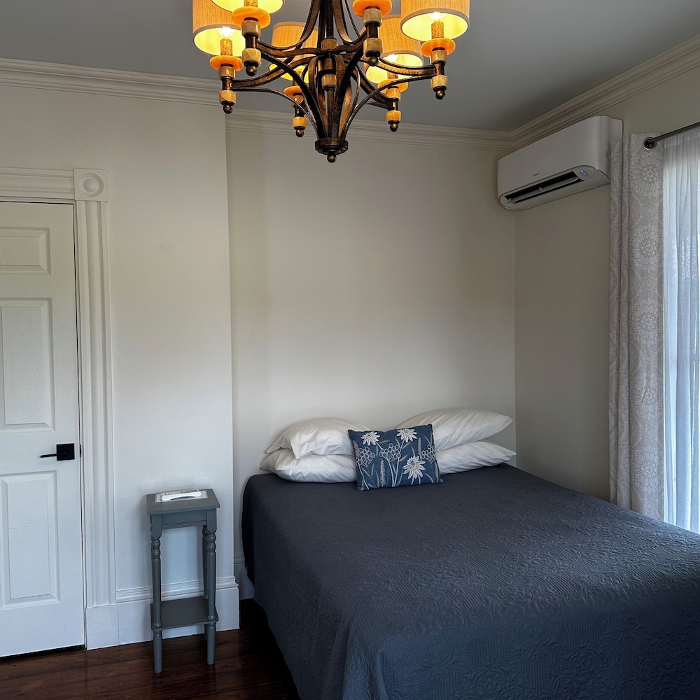 Unit 18 photo 1
