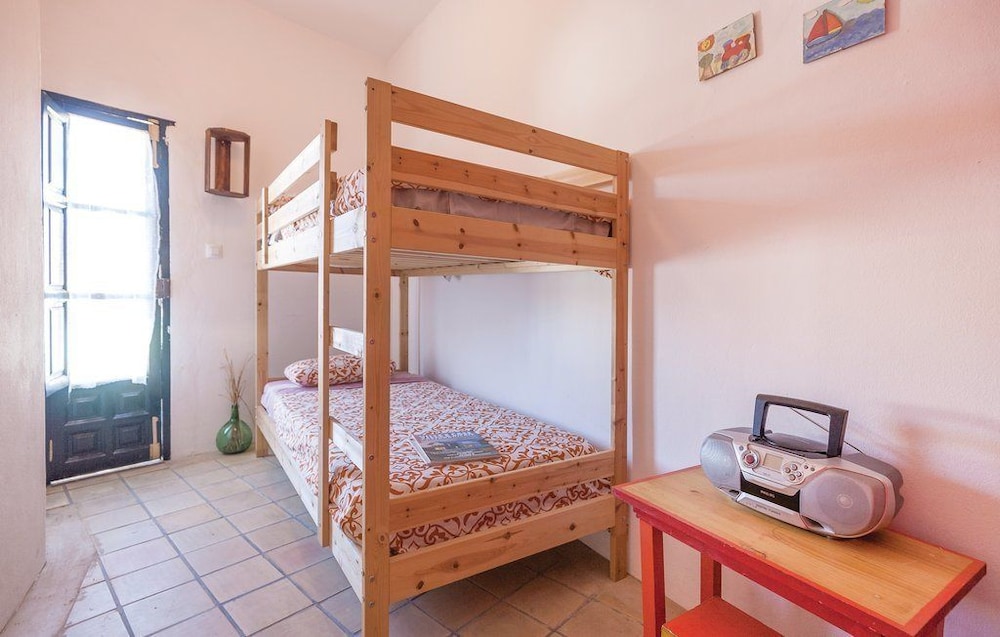 House, 3 Bedrooms photo 3