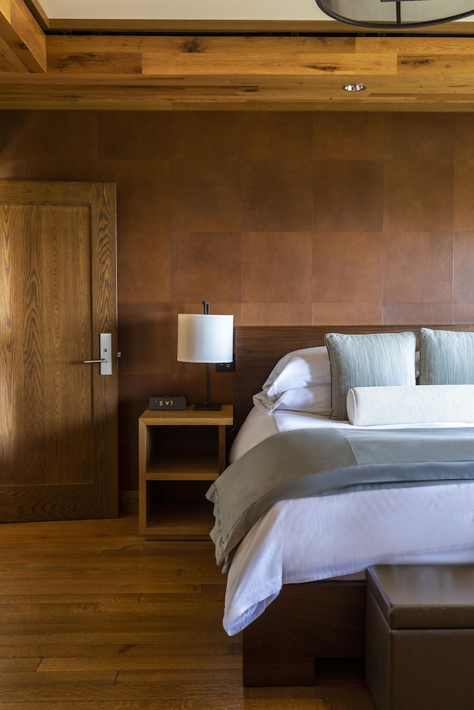 Suite, 1 King Bed (Lodge Jr) photo 3