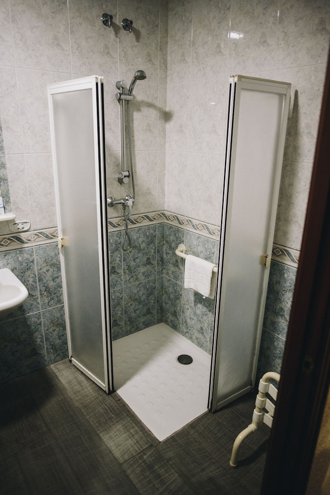 Double Room, 1 Double Bed, Ground Floor - Photo 3