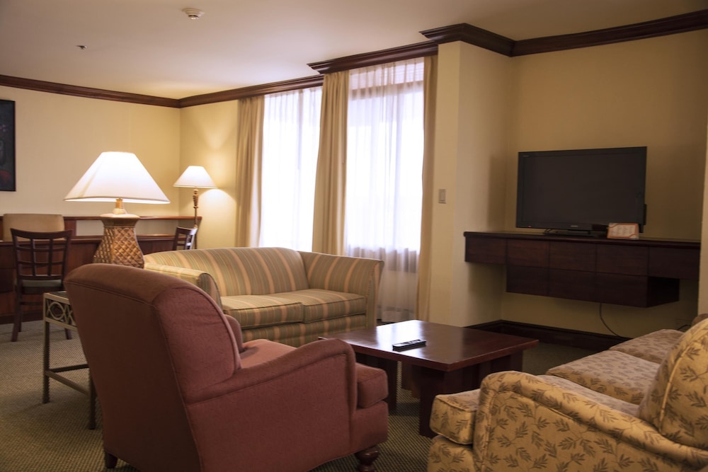Suite, 1 King Bed, Non Smoking (Master Suite) - Photo 2