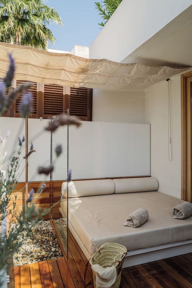 Luxury Suite, Terrace - Photo 2
