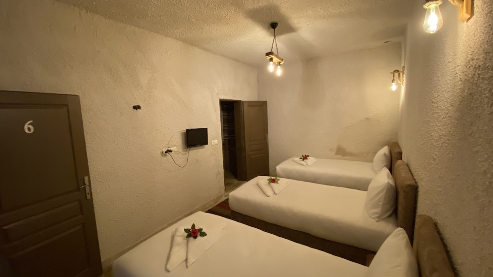 Classic Triple Room photo 1