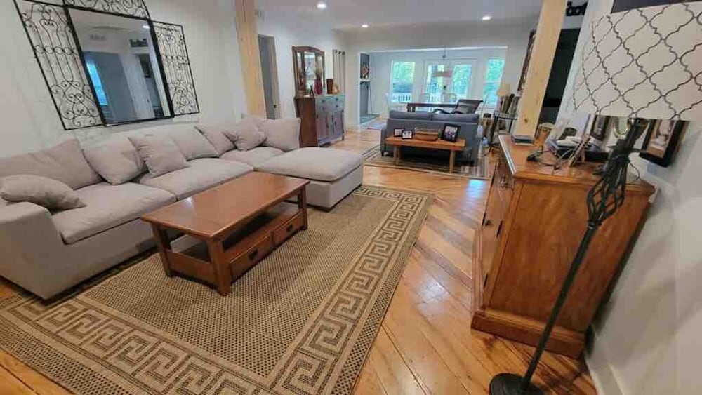 Signature House, 4 Bedrooms, Patio photo 1