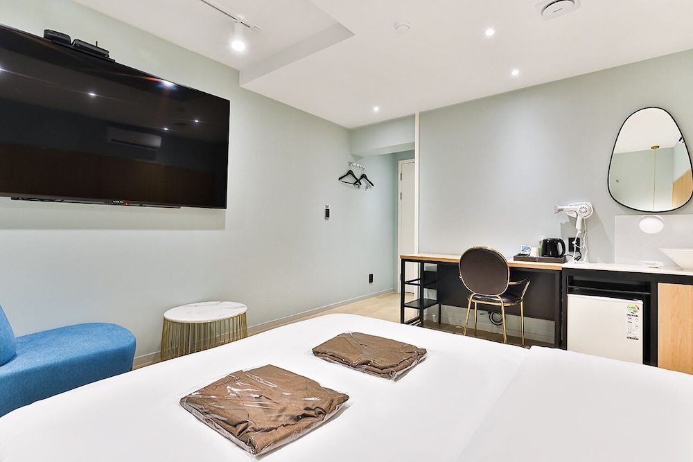 Deluxe Room - Photo 7