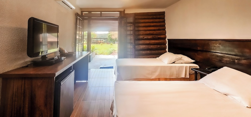 Standard Room, 3 Twin Beds, Garden View photo 2