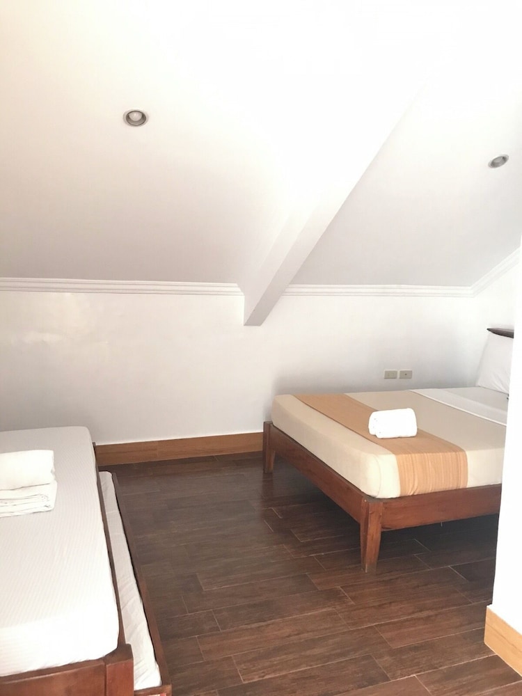 Apartment with Loft - Photo 9