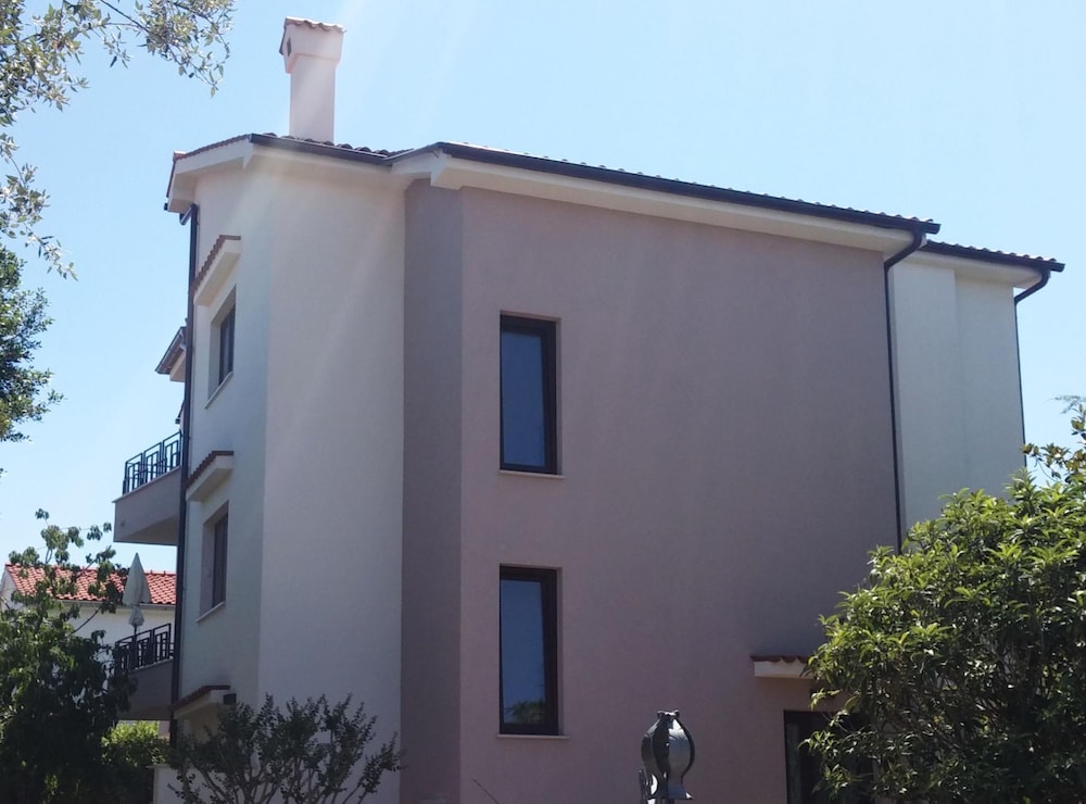 Apartment (One Bedroom Apartment with Terrace)