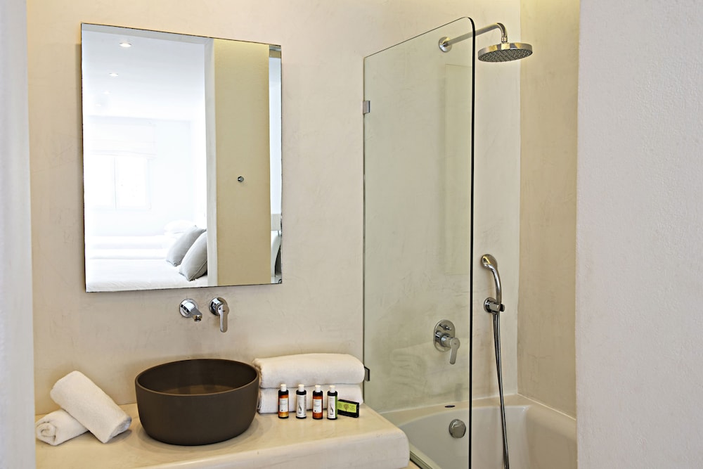 Deluxe Double or Twin Room - Photo 5