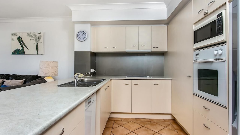 1 Bedroom Apartment - Waterfront photo 3