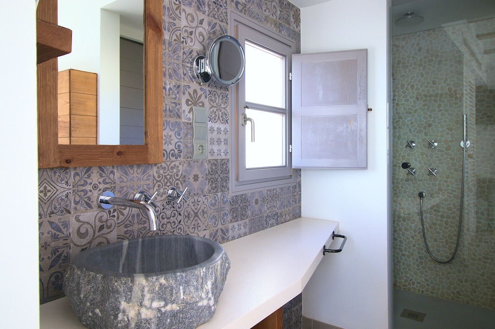 Twin Room, Shared Bathroom (Room 4) photo 2