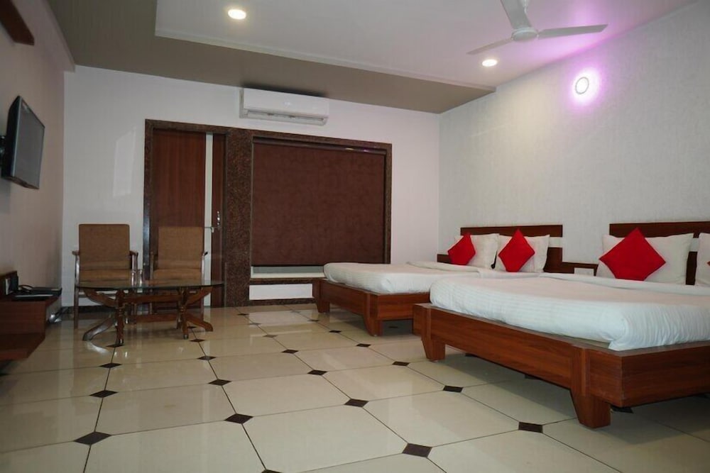 Superior Quadruple Room photo 2
