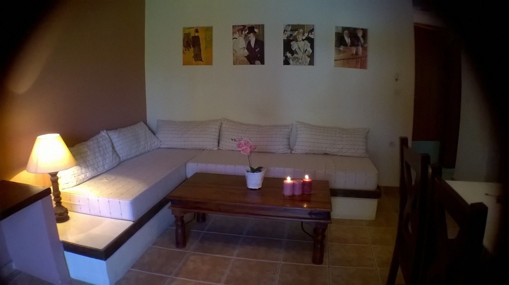 Apartment, 2 Bedrooms, Pool View (For 5) photo 3