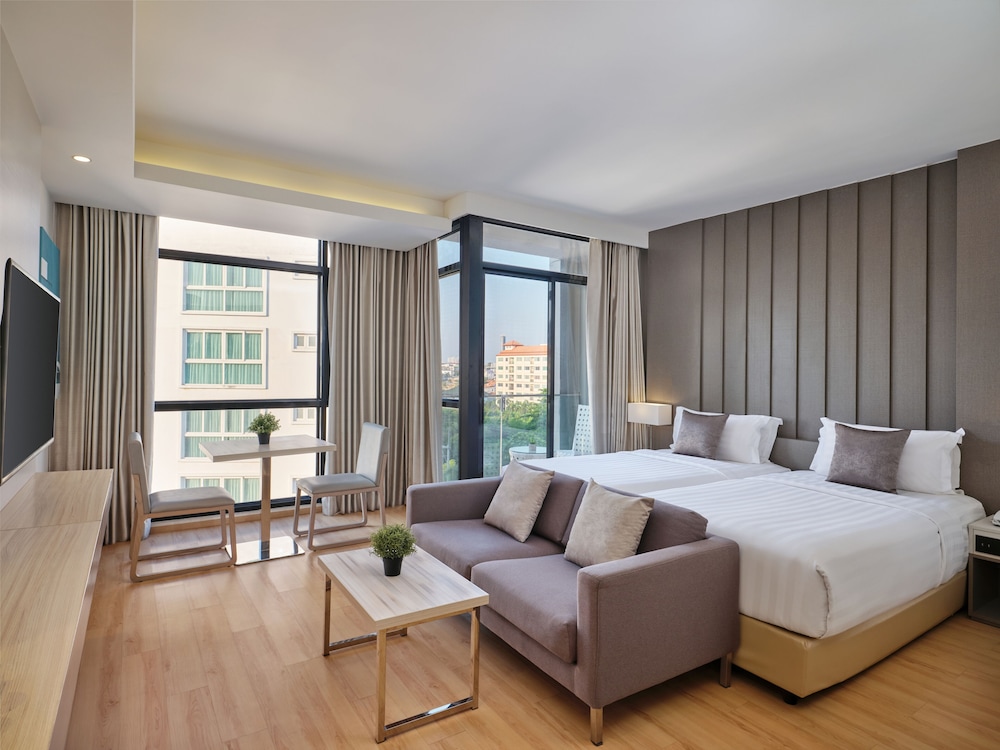 Deluxe Room - Photo 1