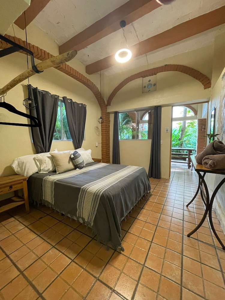 Standard Room, 1 Bedroom, Garden View
