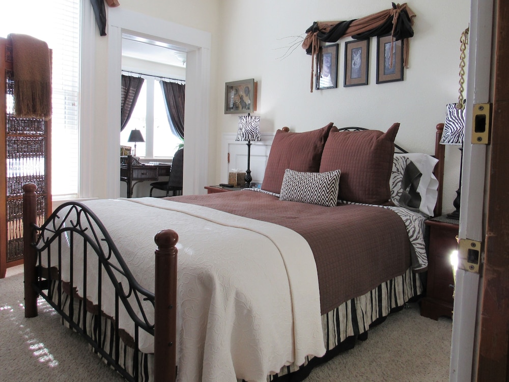 Design Suite, Ensuite, Mountain View (Sycamore- 4) photo 2