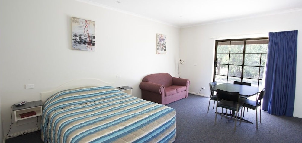 Standard Suite, 1 Bedroom, Non Smoking (Twin / Double Room) photo 3