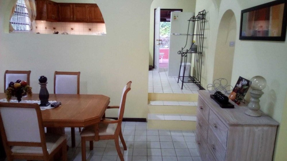 Panoramic House photo 2