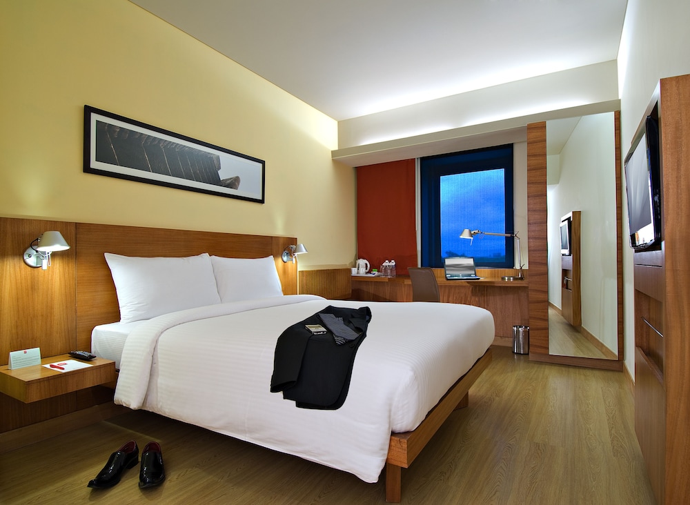 Standard Room, 1 Queen Bed