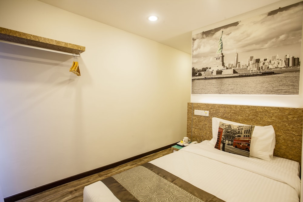 Basic Single Room, Non Smoking, No Windows photo 1