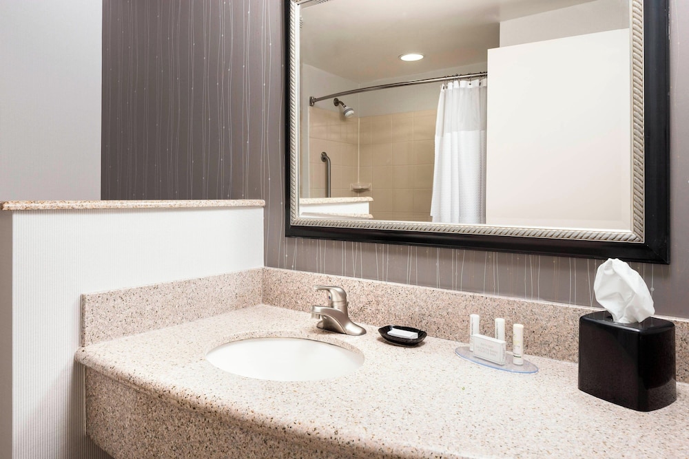 Courtyard by Marriott Columbia, Photo 2