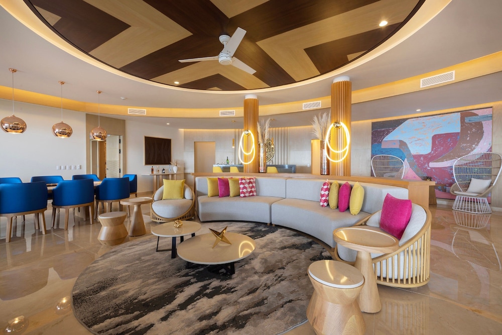 Luxury Chairman Two Bedroom Suite Ocean Front Diamond Club - Photo 7