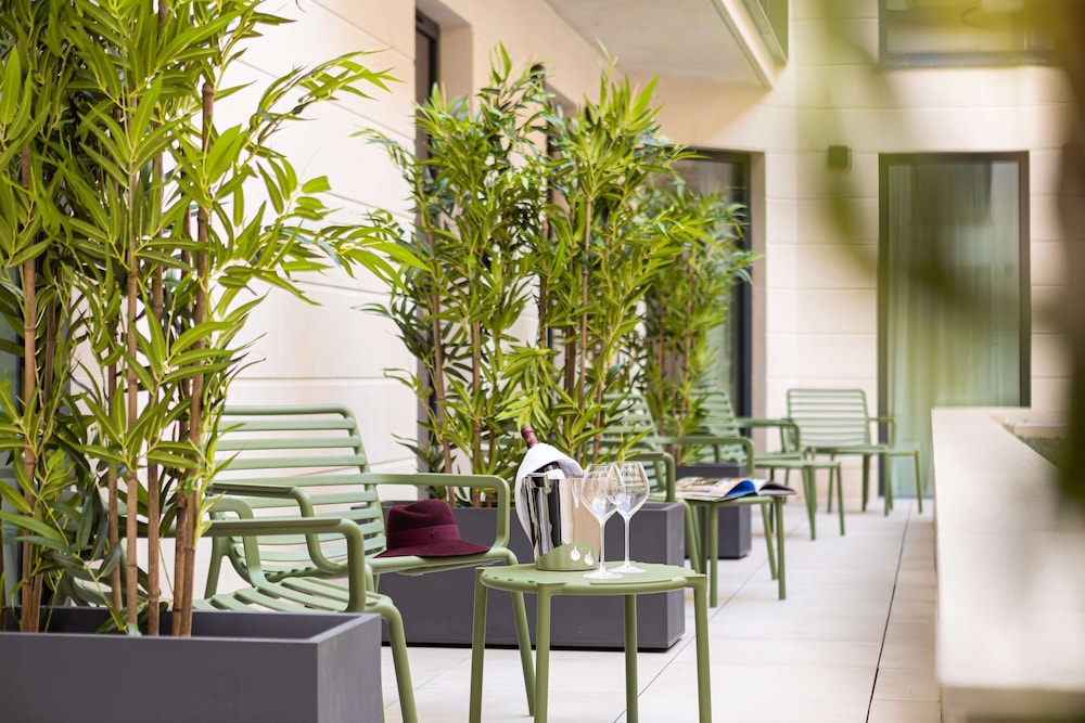 Superior Room, Garden Area - Photo 7