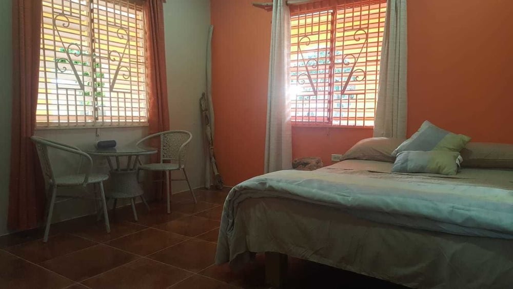 Comfort Room, 1 Queen Bed With Sofa Bed photo 1