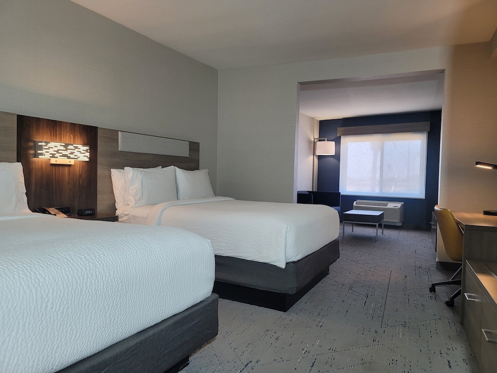 Suite, Multiple Beds - Photo 2