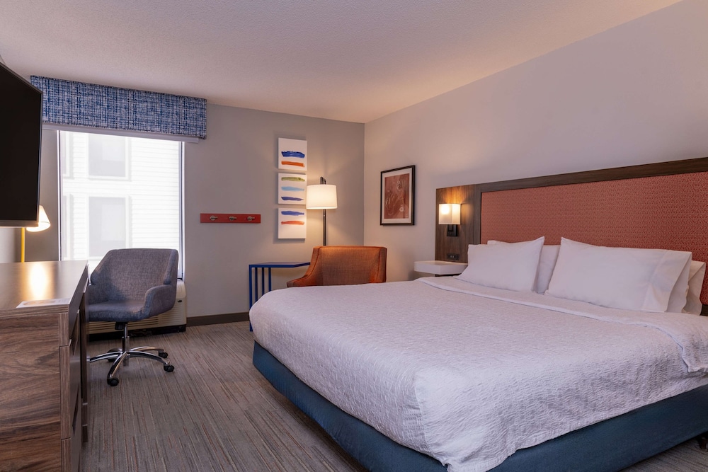 One King Bed, Non-Smoking, Accessible - Photo 1