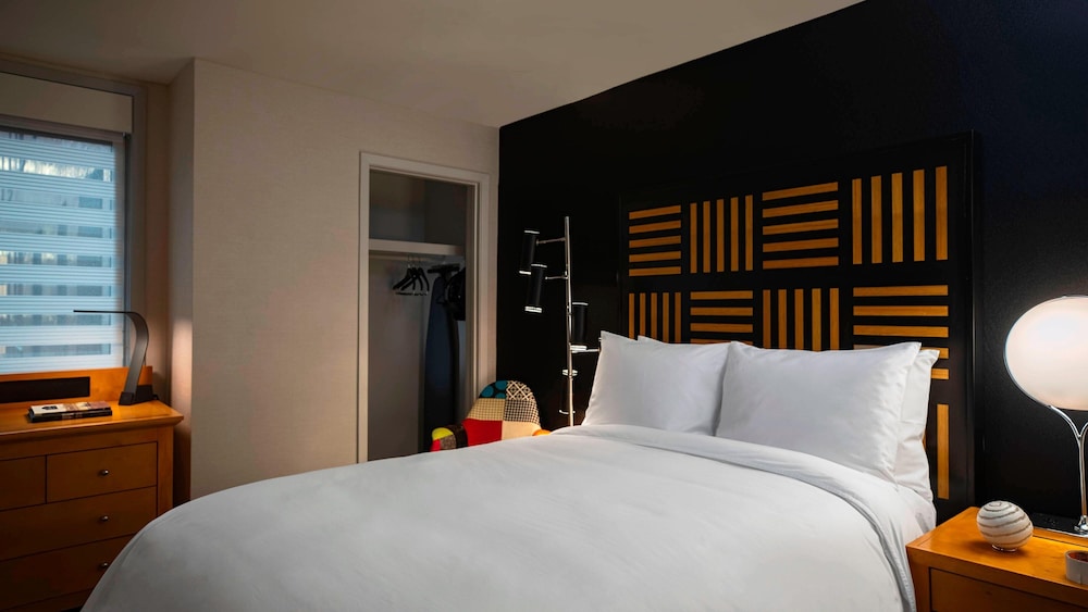 Standard Room, 1 King Bed (Mobility/Hearing Access, Roll-in Shwr) - Photo 1