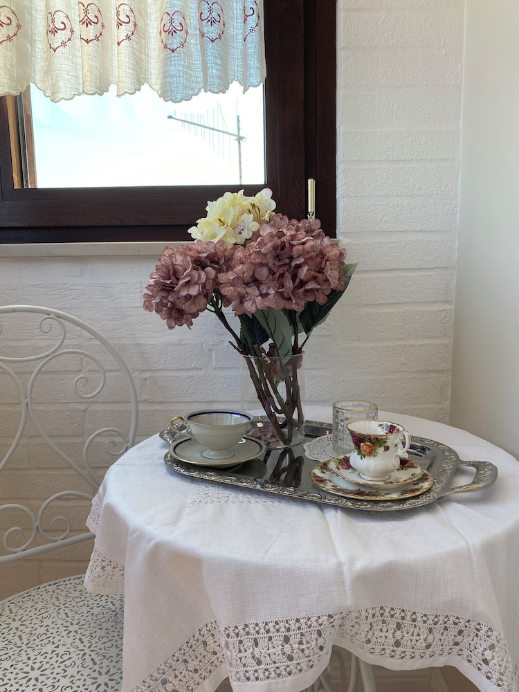 Double Room, Hill View