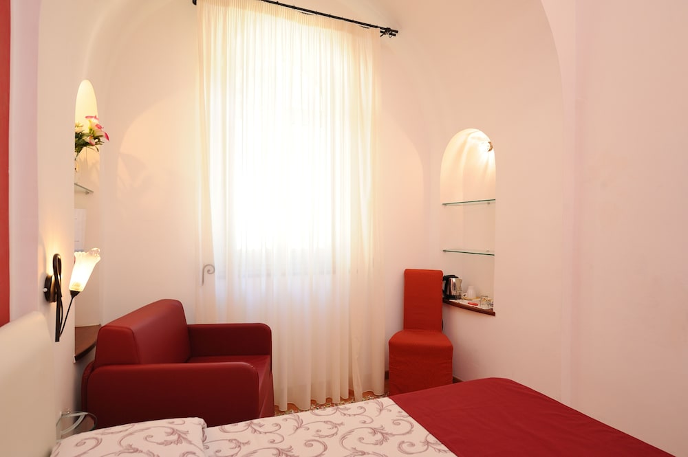 Deluxe Triple Room, Multiple Beds, Private Bathroom, Garden View