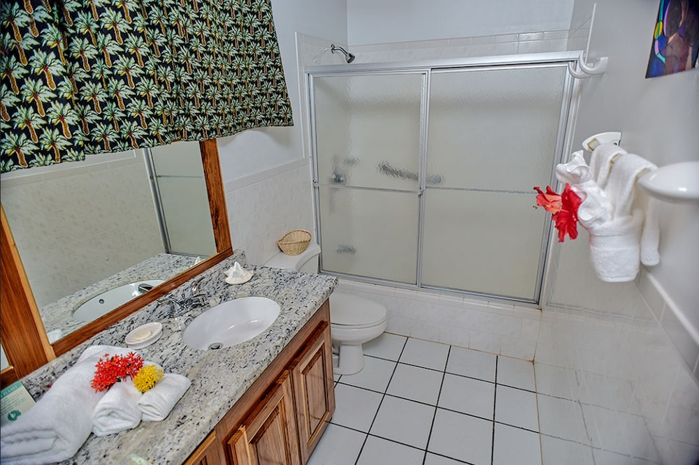 Premium Apartment, 3 Bedrooms, Kitchen, Poolside (Pool Access) photo 2